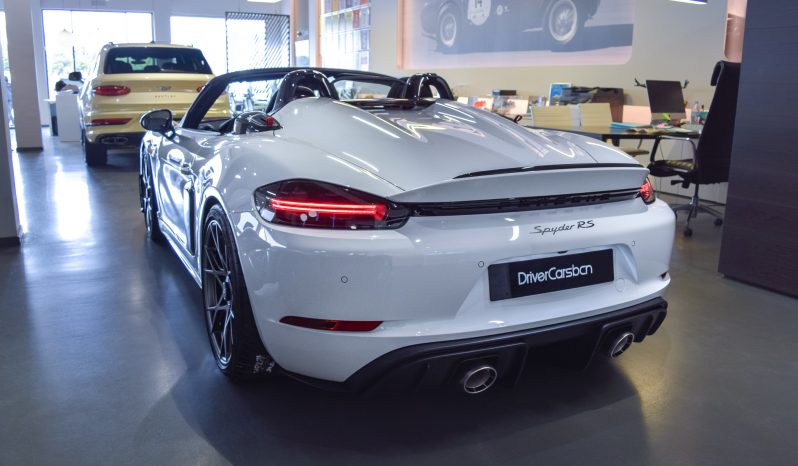 Porsche 718 Spyder RS lleno