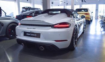 Porsche 718 Spyder RS lleno