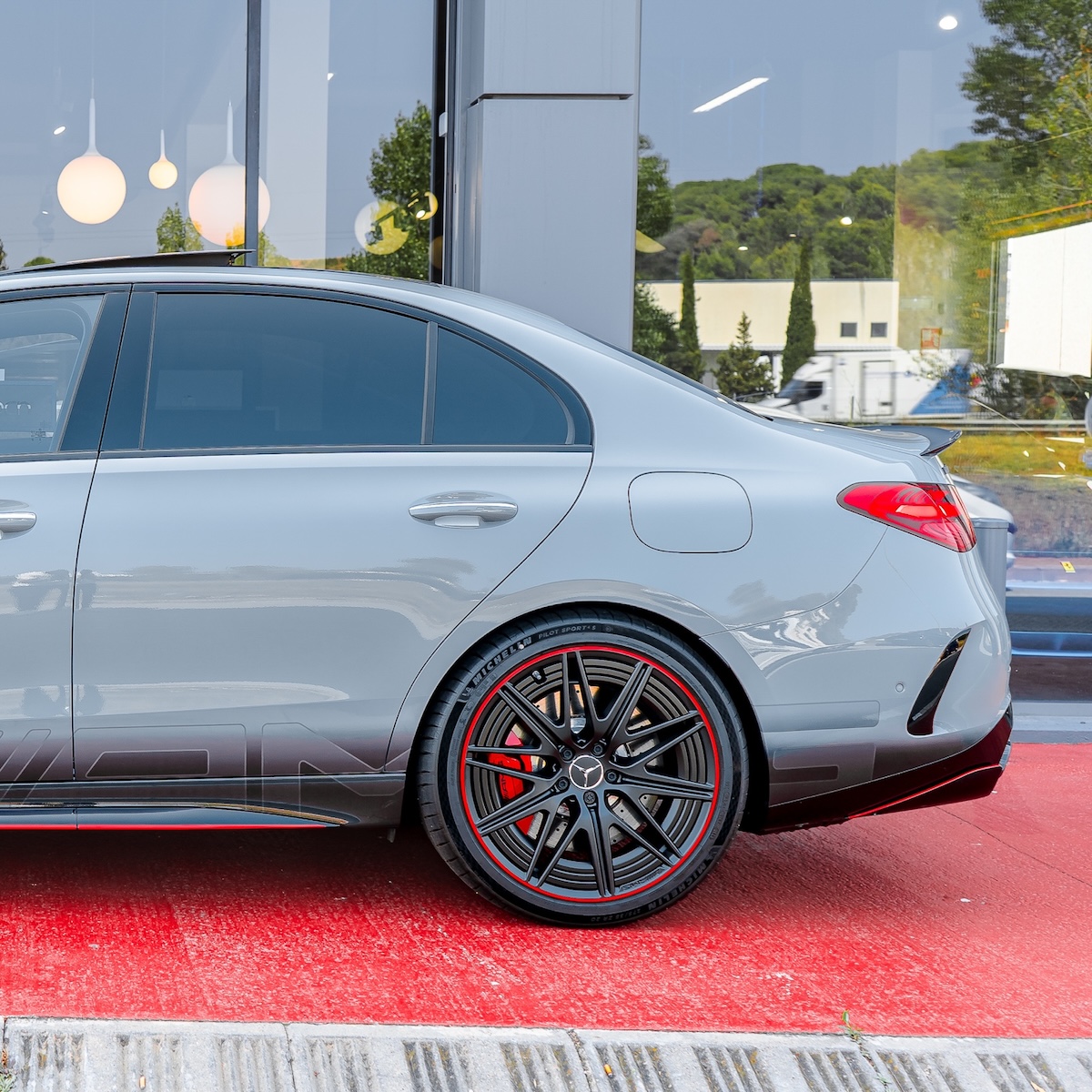 parte exterior trasera mercedes-amg c63 s e performance F1 edition