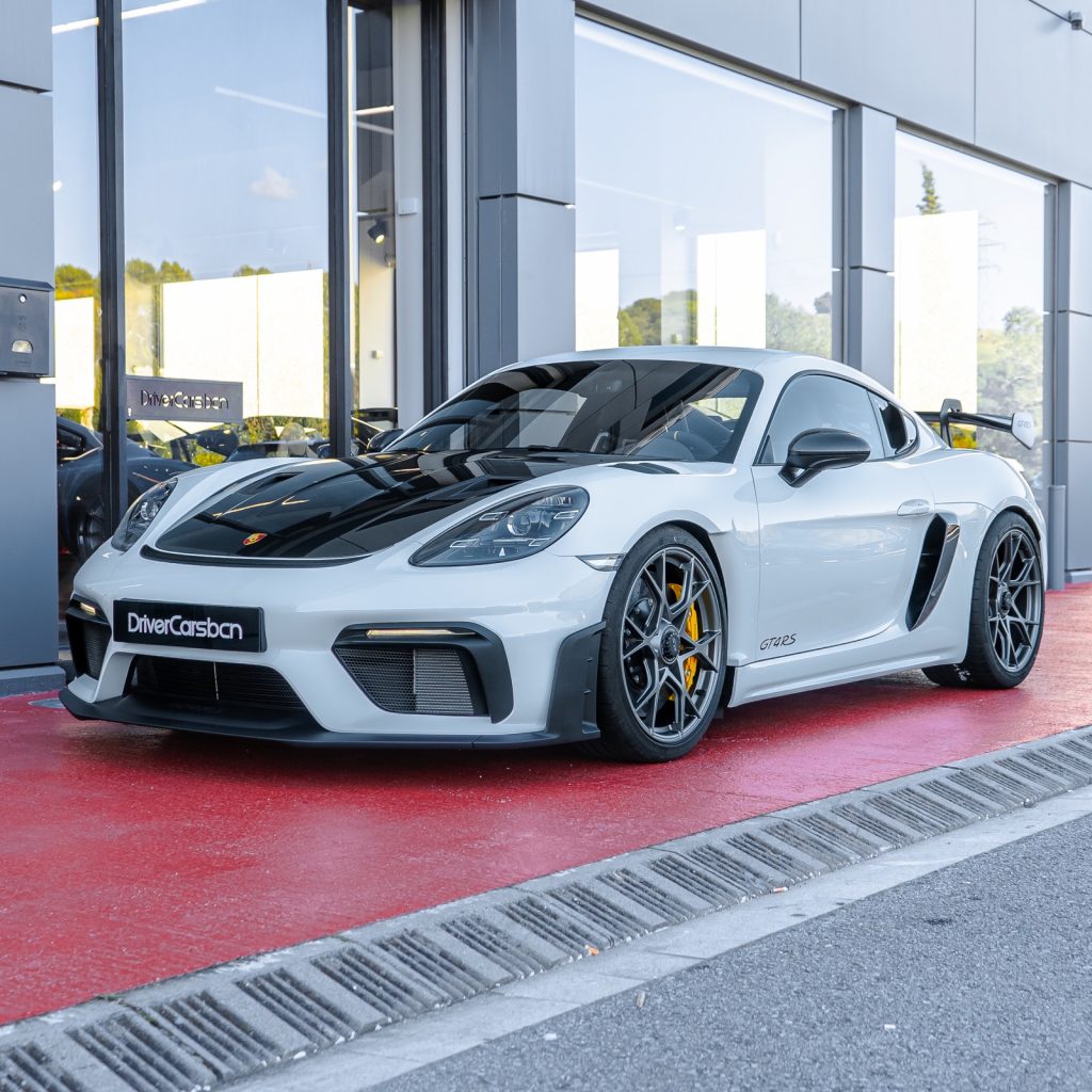 Porsche Cayman GT4 RS